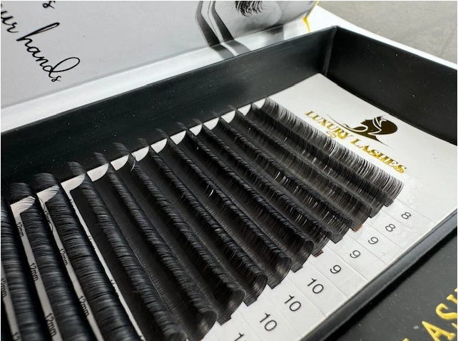 Luxury Lashes Classic